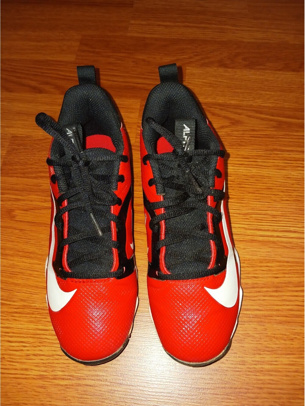 Nike Red & White Upper Athletic Shoes Size 3.5 Y - Picture 2 of 9